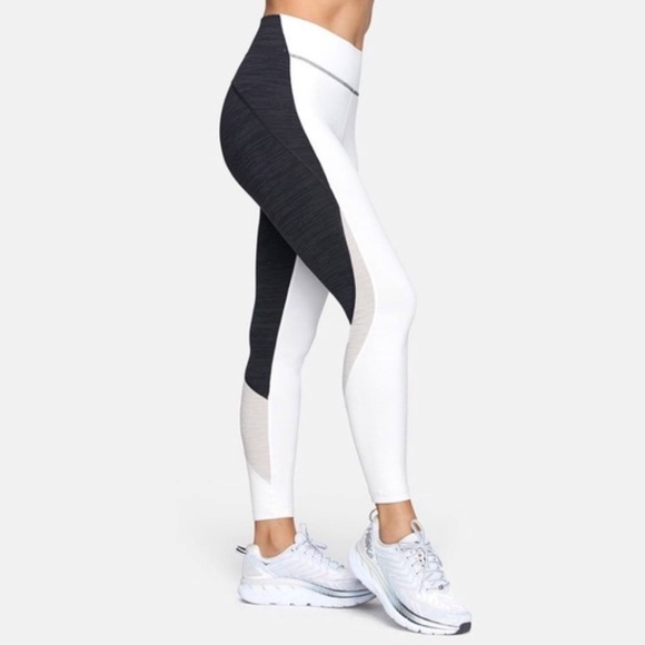 Outdoor Vioces Zoom Legging in White/Grey - Picture 1 of 5